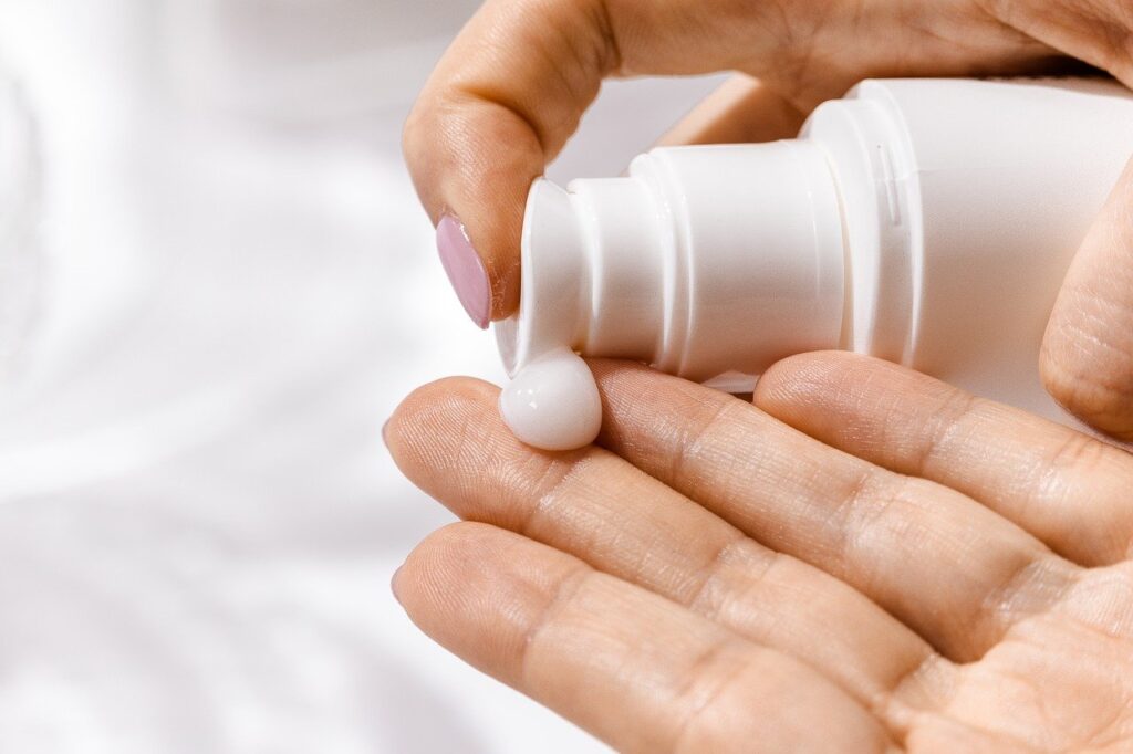 moisturizing-hands